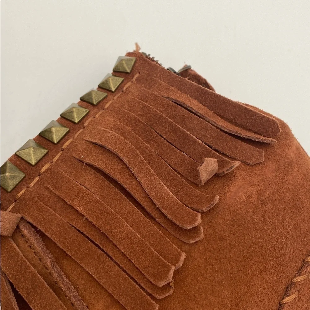 Skechers durable suede